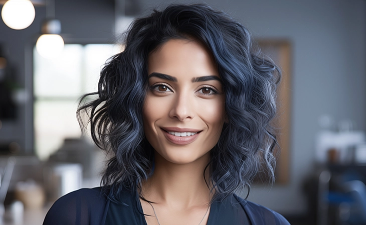 Schwarz & Blau Haarfarben